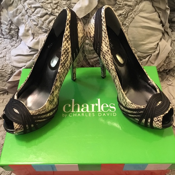 Charles x Charles David Primm Snakeskin Pump - 5.5 - Picture 2 of 8